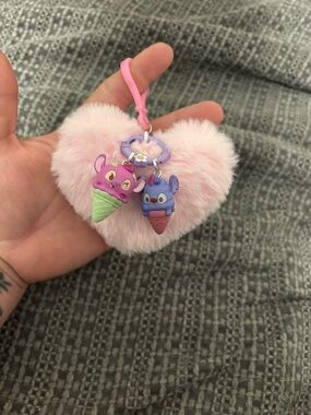 Munchlings Disneys Angel and stitch keychain
